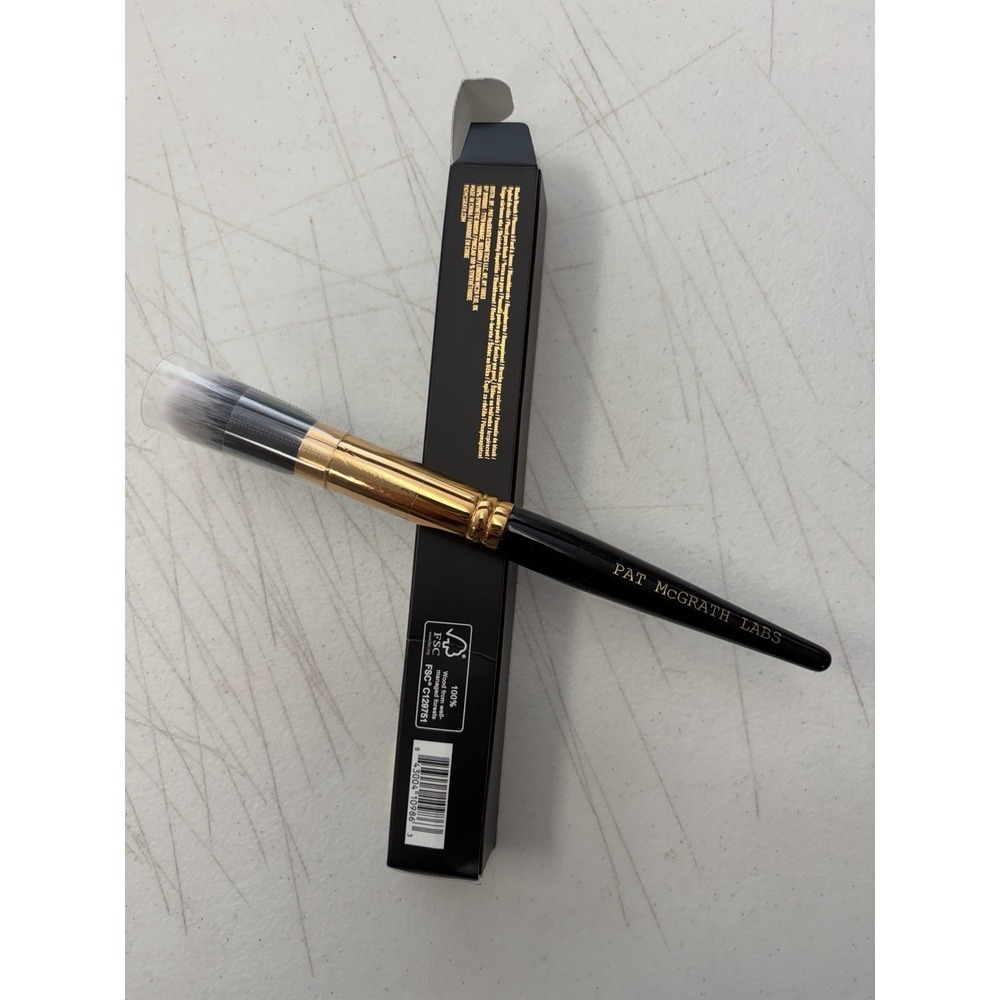 Pat Mcgrath Labs  Blush Brush-Authentic. NIB